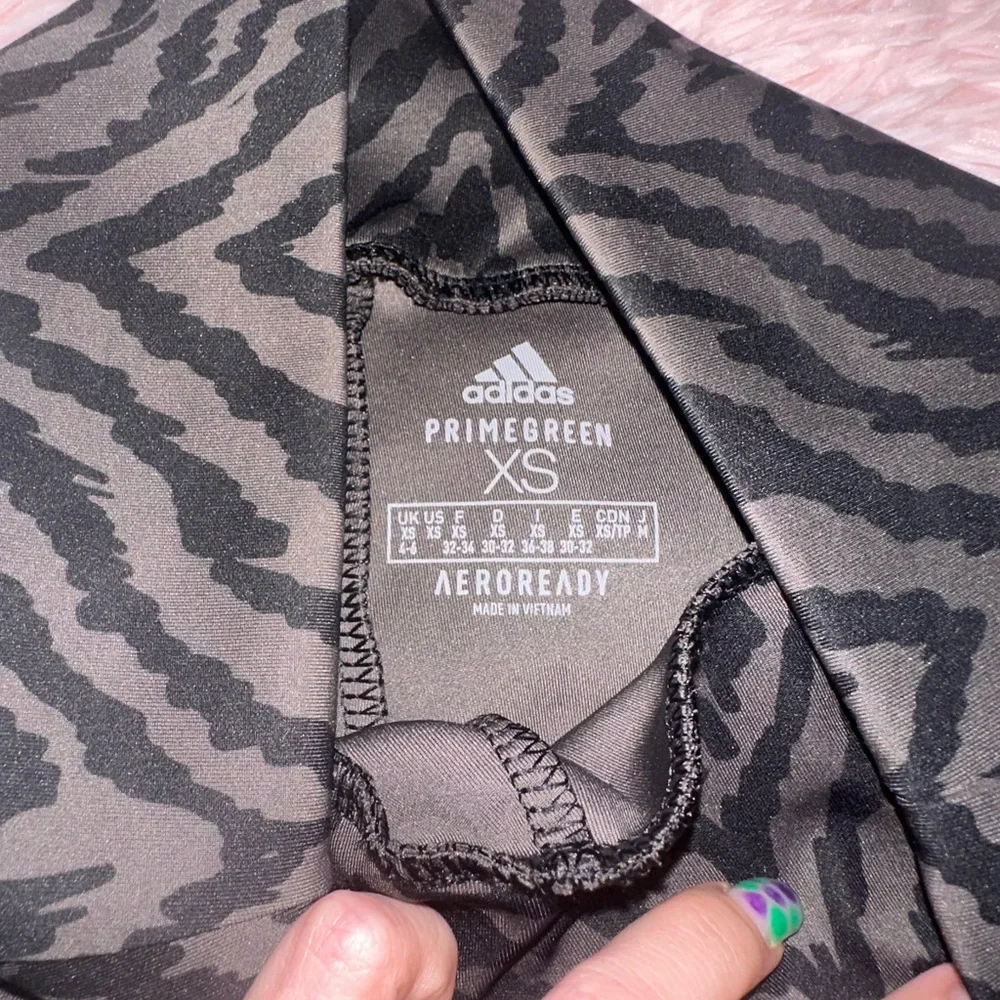 💕 NWOT adidas zebra chevron leggings - Picture 2 of 2
